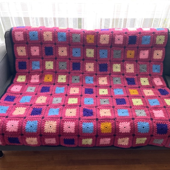 Vintage 70s afghan, pink, blue granny squares throw - Picture 2 of 6